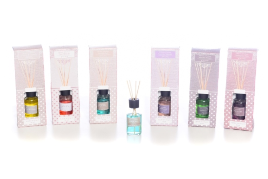 Raumduft Diffuser Lavendel, Moschus, Talkum, Vanille, Zitrone-Zimt, Granatapfel 30ml Hca14cm 6ass