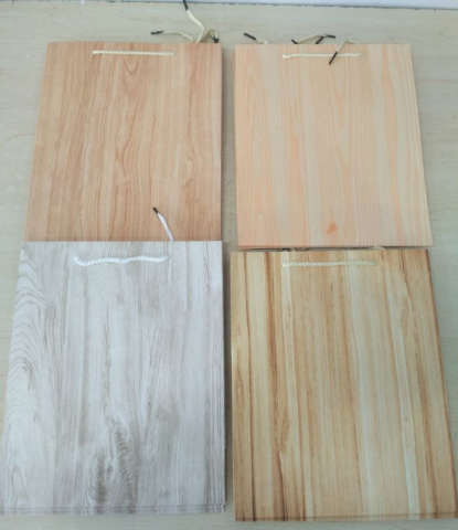 Geschenktasche 32x26cm Holz Design 4ass