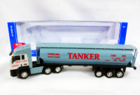 Truck mit Aufschrift Tanker im Sichtkarton 11x36x7cm