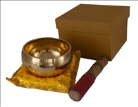 Klangschale 10cm hell mit Schlegel und Kissen in Geschenkbox INDIEN