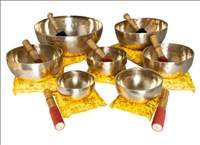 Klangschalen Set 12/14/16/18/20/24/30cm hell m. Schlegel/Kissen INDIEN 0.4/0.6/0.7/0.9/1.0/1.75/3kg