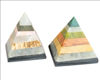 Pyramide Regenbogenberg 4.5x4.5x4cm aus Halbedelsteinen PERU Handarbeit